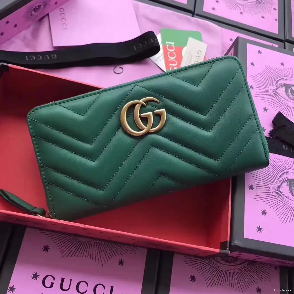 First bag ru Wallet Gucci 0617